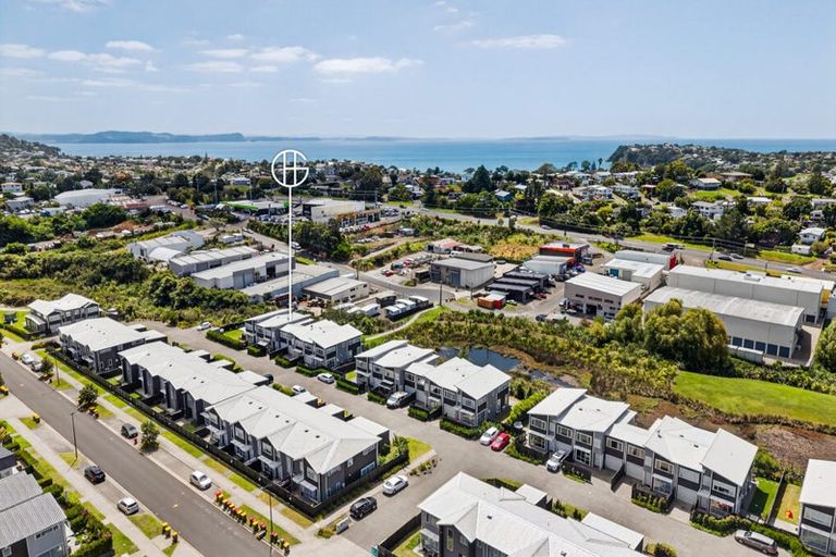 Photo of property in 28 Taitonga Lane, Stanmore Bay, Whangaparaoa, 0932