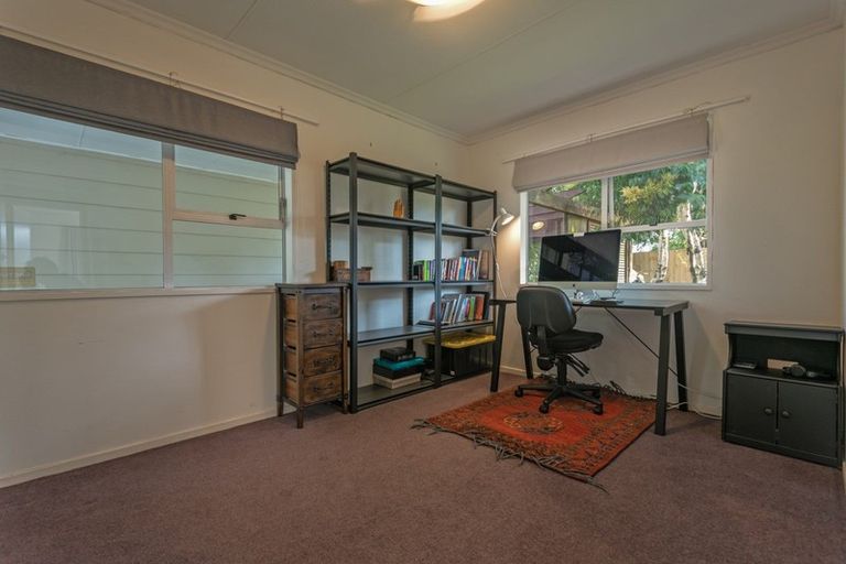 Photo of property in 16 Antrim Place, Hokowhitu, Palmerston North, 4410