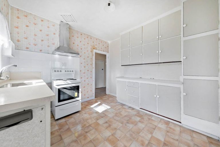 Photo of property in 1/44 View Road, Henderson, Auckland, 0612