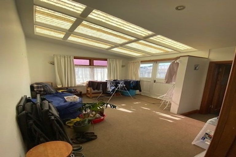 Photo of property in 16 Aparima Avenue, Miramar, Wellington, 6022