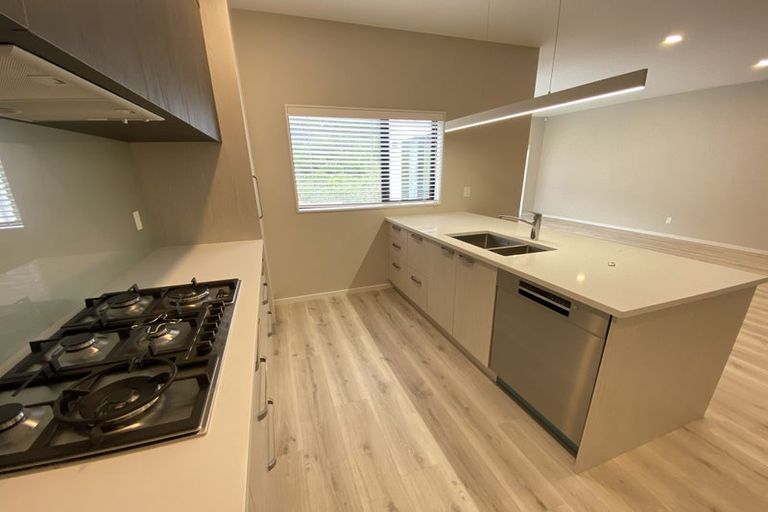 Photo of property in 8 Tagish Way, Orewa, 0931