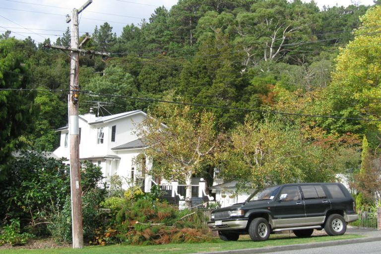 Photo of property in 105 Pinehaven Road, Pinehaven, Upper Hutt, 5019