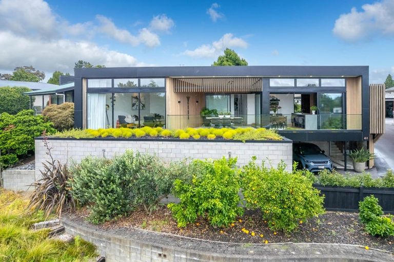 Photo of property in 43 Saint Andrews Terrace, St Andrews, Hamilton, 3200