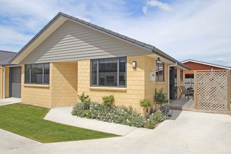 Photo of property in 6b Lee Road, Taradale, Napier, 4112
