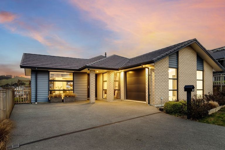 Photo of property in 14 Topsail Way, Whitby, Porirua, 5024