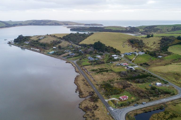 Photo of property in 2 Antrim Street, Waikawa, Tokanui, 9884