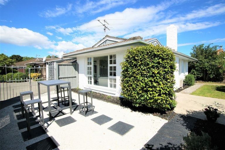 Photo of property in 1/200 Waimairi Road, Ilam, Christchurch, 8041