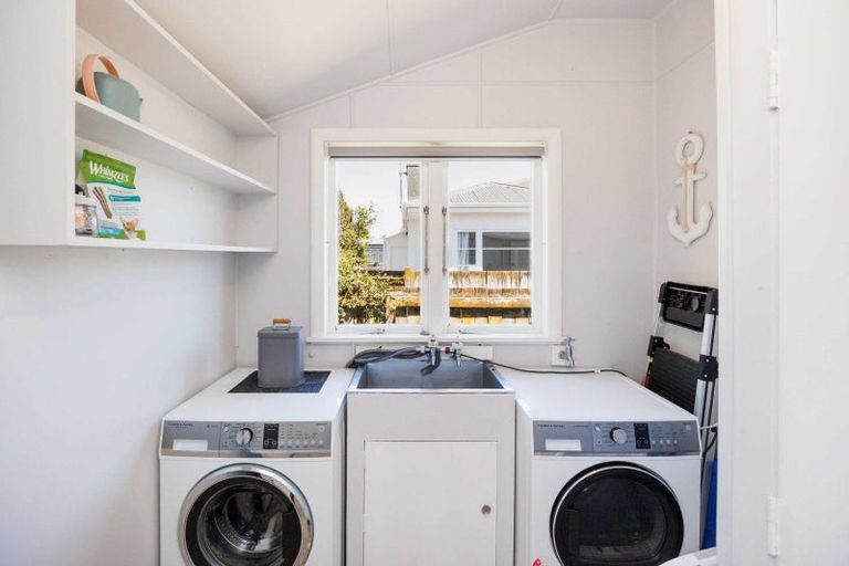 Photo of property in 30 Aberdeen Avenue, Takaro, Palmerston North, 4412