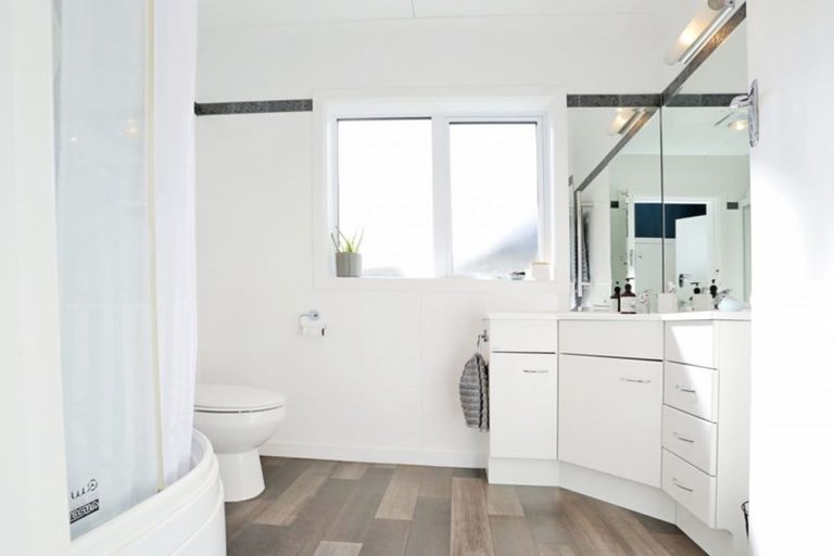 Photo of property in 28 Salford Street, Windsor, Invercargill, 9810