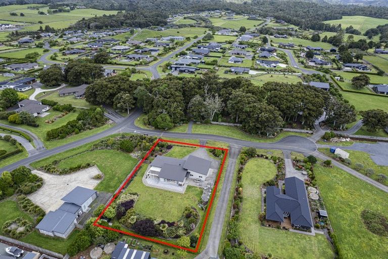 Photo of property in 4 Cornerstone Place, Te Kamo, Kamo, 0185