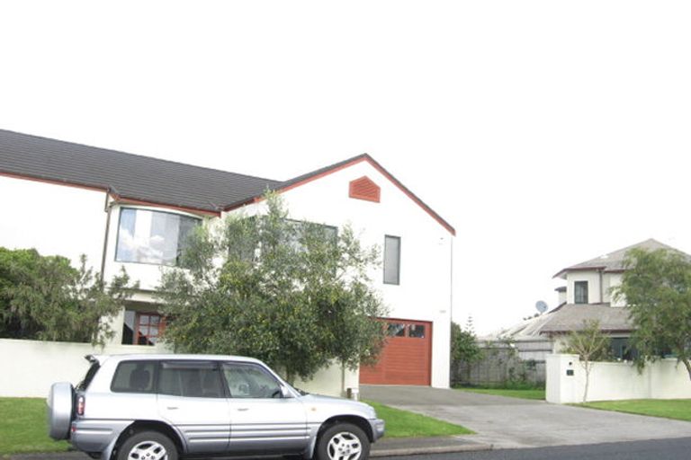 Photo of property in 1/87 Mellons Bay Road, Mellons Bay, Auckland, 2014