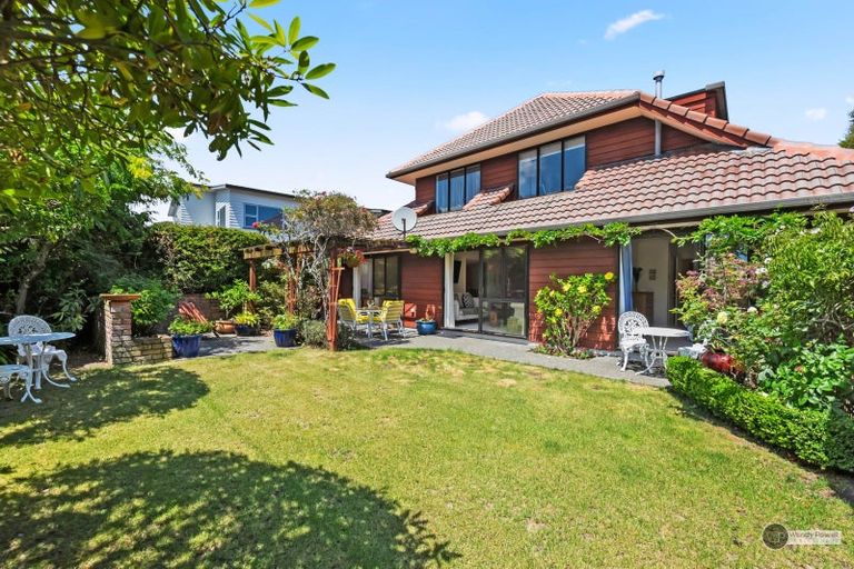 Photo of property in 29 Hinau Street, Woburn, Lower Hutt, 5011