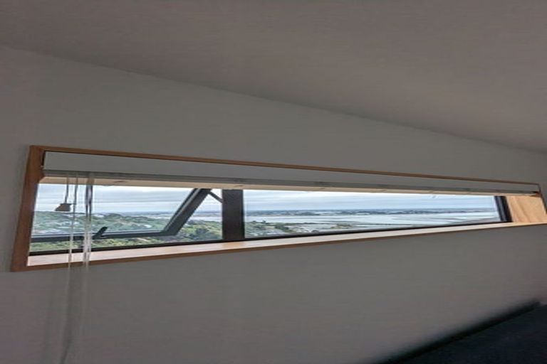 Photo of property in 9 Rifleman Lane, Redcliffs, Christchurch, 8081