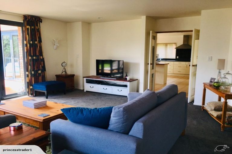 Photo of property in 9 Dallinger Street, St Andrews, Hamilton, 3200