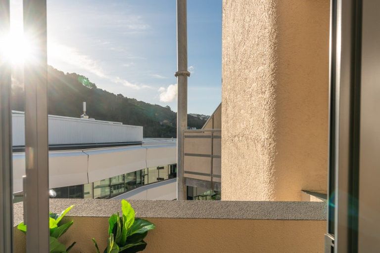 Photo of property in Westhaven Apartments, 23/127 Molesworth Street, Thorndon, Wellington, 6011