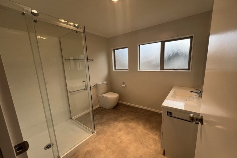 Photo of property in 37b Walton Street, Red Beach, 0932