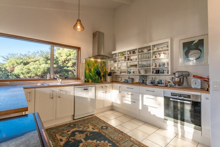 Photo of property in 150 Whangaruru Wharf Road, Whangaruru, Hikurangi, 0184