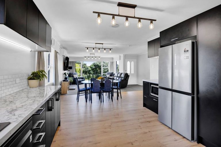 Photo of property in 10 Seymour Street, Waitara, 4320