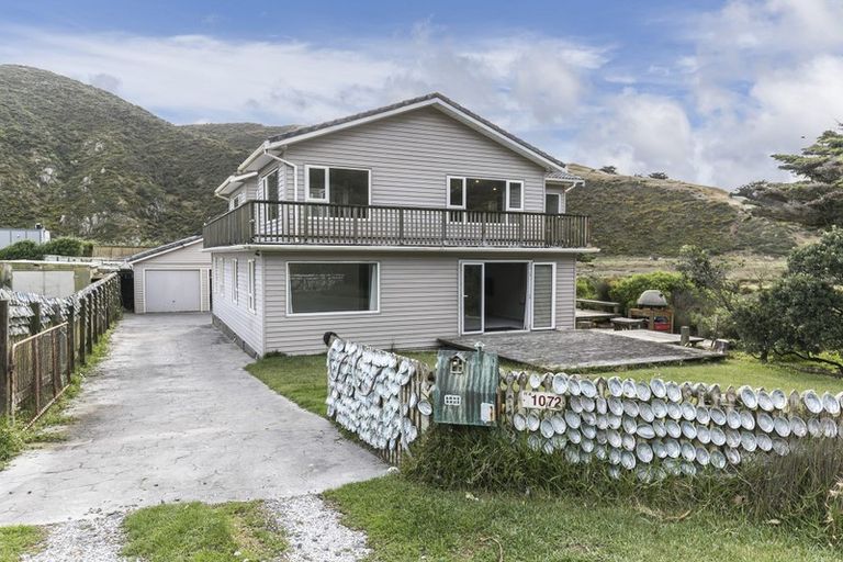 Photo of property in 1072 Makara Road, Makara Beach, Karori, 6972