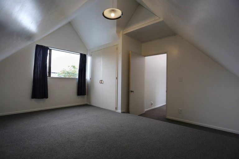 Photo of property in 2/4 Montana Avenue, Ilam, Christchurch, 8041