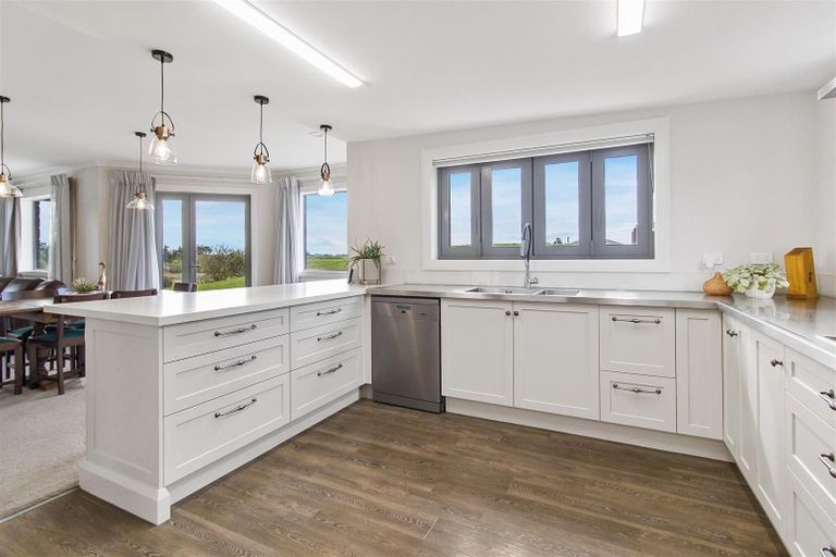 Photo of property in 308 Timaru Road, Waimate, 7978