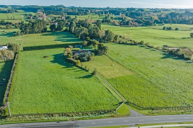 Photo of property in 130 Parewanui Road, Bulls, 4894