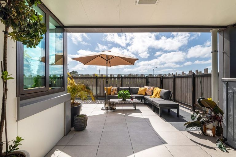 Photo of property in 205/8 Waikumete Road, Glen Eden, Auckland, 0602