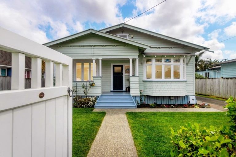 Photo of property in 8/282 Point Chevalier Road, Point Chevalier, Auckland, 1022