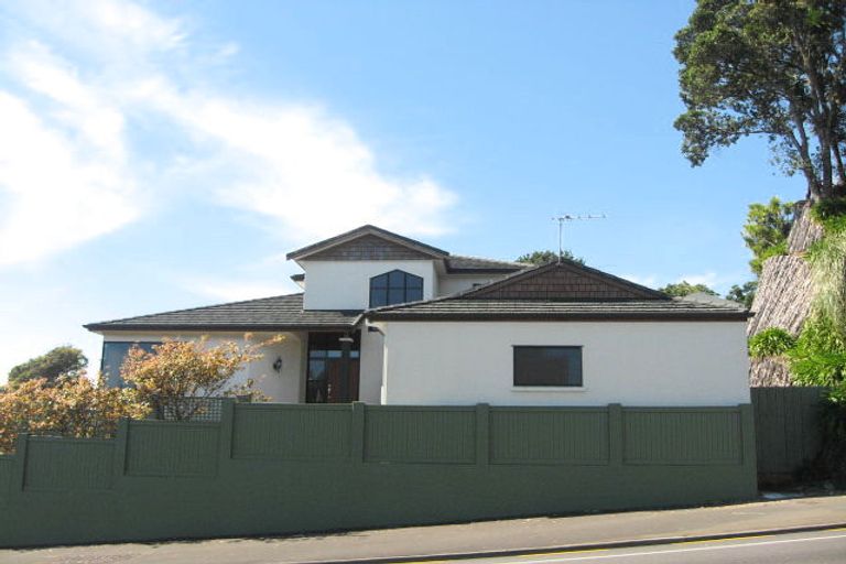 Photo of property in 87 Eliot Street, New Plymouth, 4310