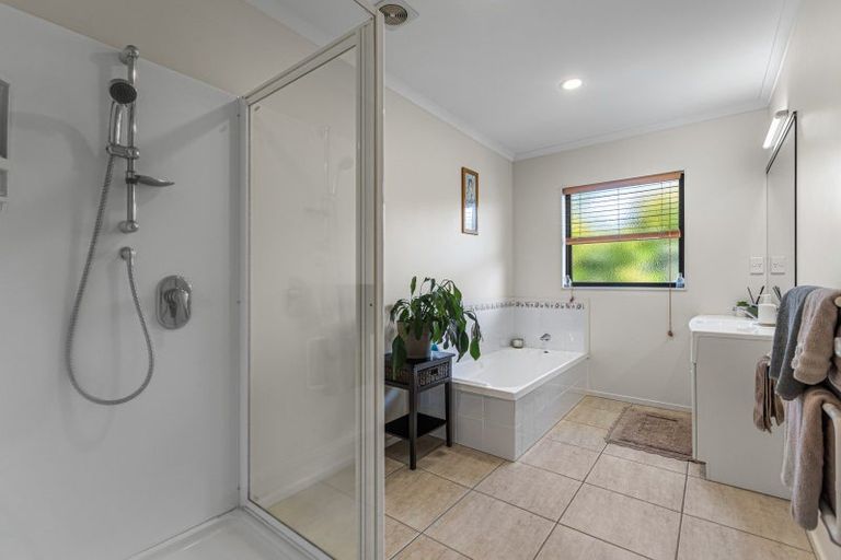 Photo of property in 132 Waikite Road, Welcome Bay, Tauranga, 3175