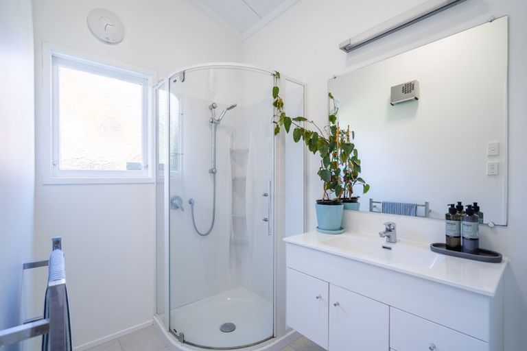 Photo of property in 62 Ngaio Road, Waikanae, 5036