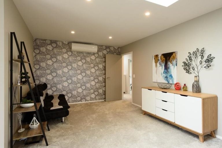 Photo of property in 2 Grace Cove, Aotea, Porirua, 5024