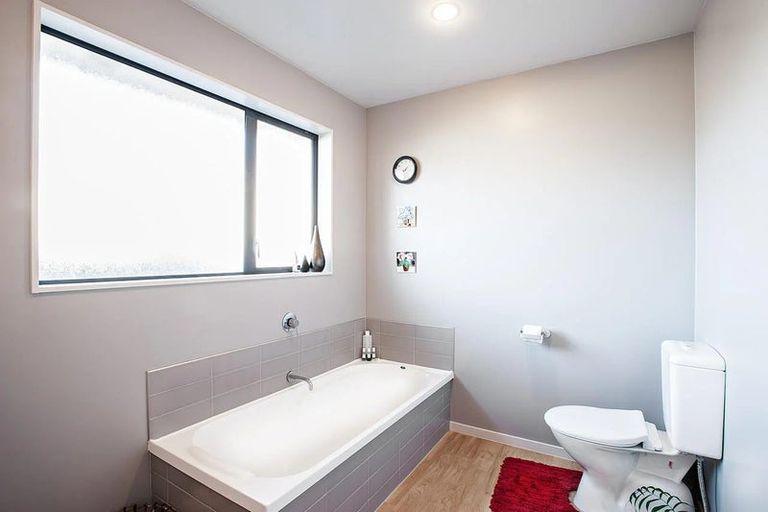 Photo of property in 1 Routeburn Avenue, Aotea, Porirua, 5024