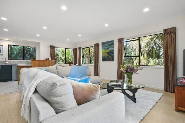 Photo of property in 134 Woodlands Park Road, Titirangi, Auckland, 0604