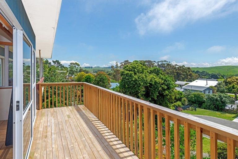 Photo of property in 18 Tuahine Crescent, Wainui, Gisborne, 4010