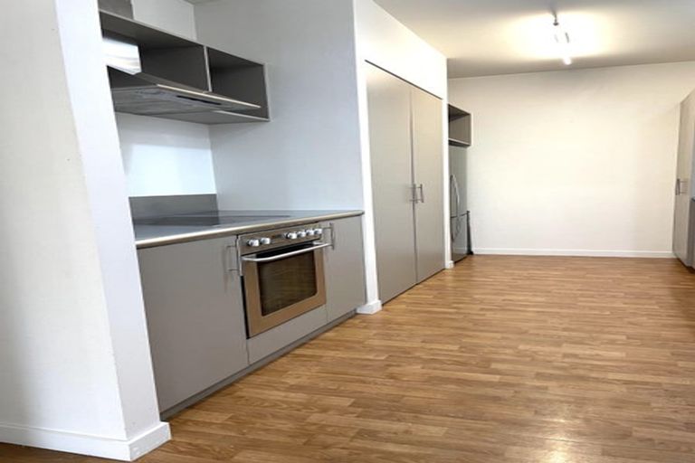 Photo of property in Budget Car Rental, 2/81 Ghuznee Street, Te Aro, Wellington, 6011