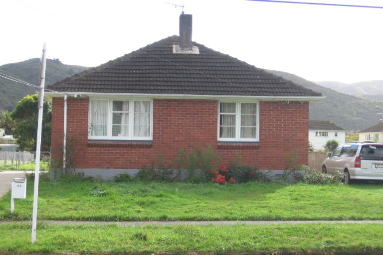 Photo of property in 11 Farmer Crescent, Taita, Lower Hutt, 5011
