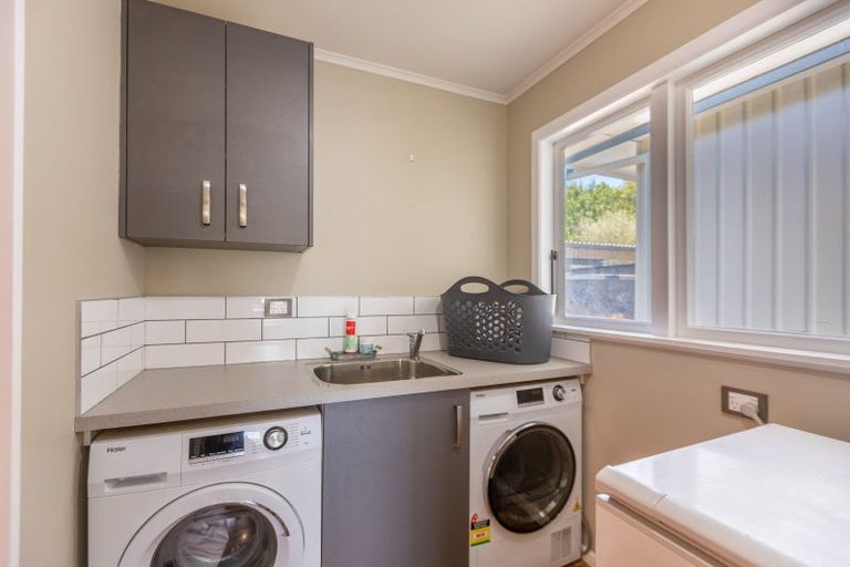 Photo of property in 4 Waverley Street, Waipawa, 4210