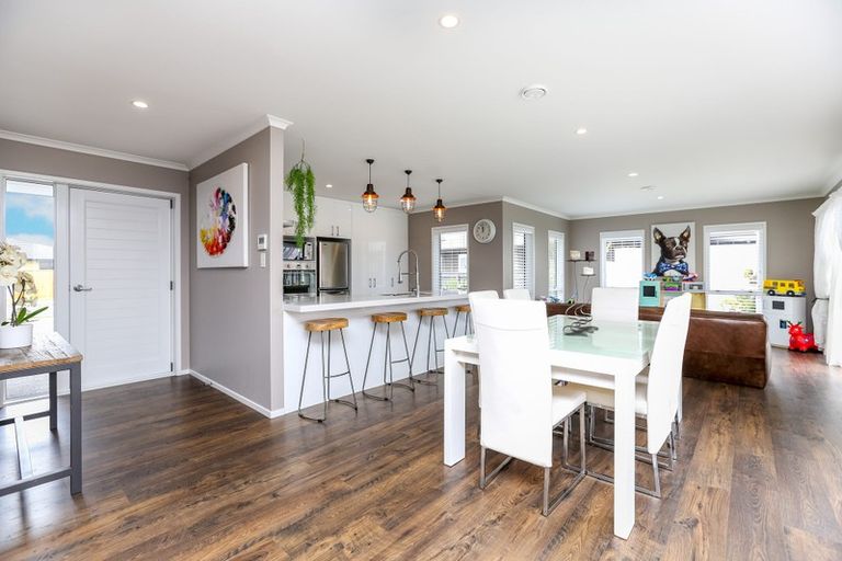 Photo of property in 5 Keene Drive, Bell Block, New Plymouth, 4312