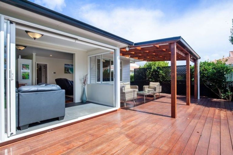 Photo of property in 8 Massey Street, Westown, New Plymouth, 4310