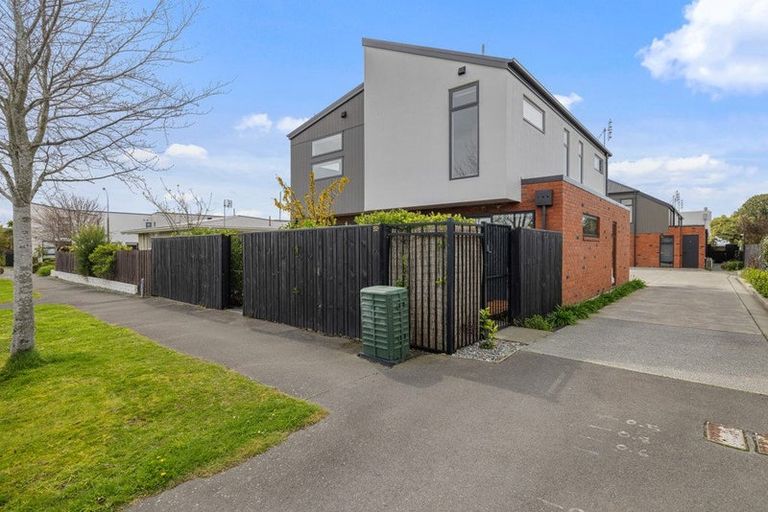 Photo of property in 52a Picton Avenue, Riccarton, Christchurch, 8011