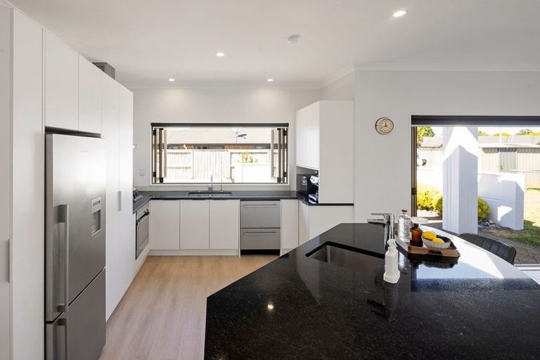 Photo of property in 2 Coleraine Drive, Rototuna, Hamilton, 3210