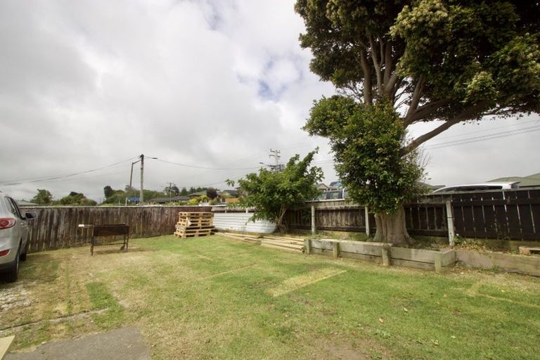 Photo of property in 15 Barrett Road, Whalers Gate, New Plymouth, 4310