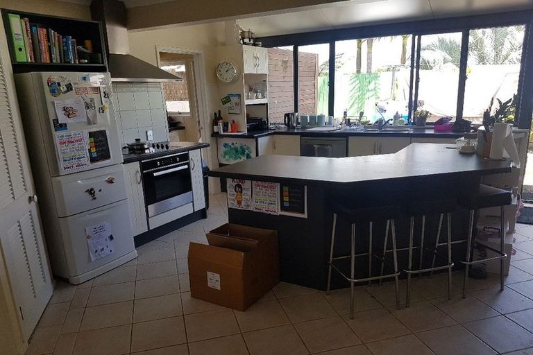 Photo of property in 8 Himalaya Drive, Half Moon Bay, Auckland, 2012