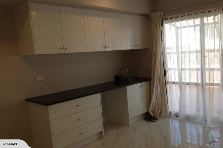 Photo of property in 43 Harrowglen Drive, Northcross, Auckland, 0630