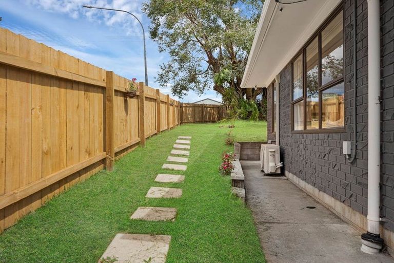 Photo of property in 1/10 Mildmay Road, Henderson, Auckland, 0610