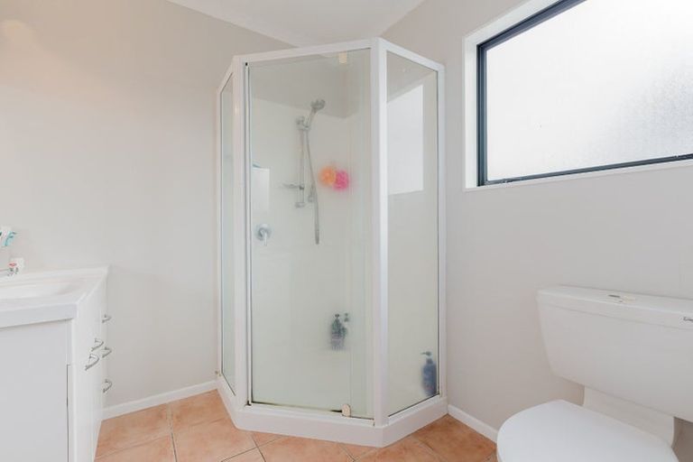 Photo of property in 28 Royal Oak Drive, Kelvin Grove, Palmerston North, 4414