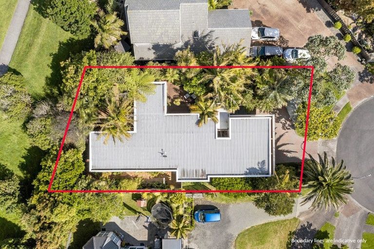 Photo of property in 15 Perendale Close, Somerville, Auckland, 2014