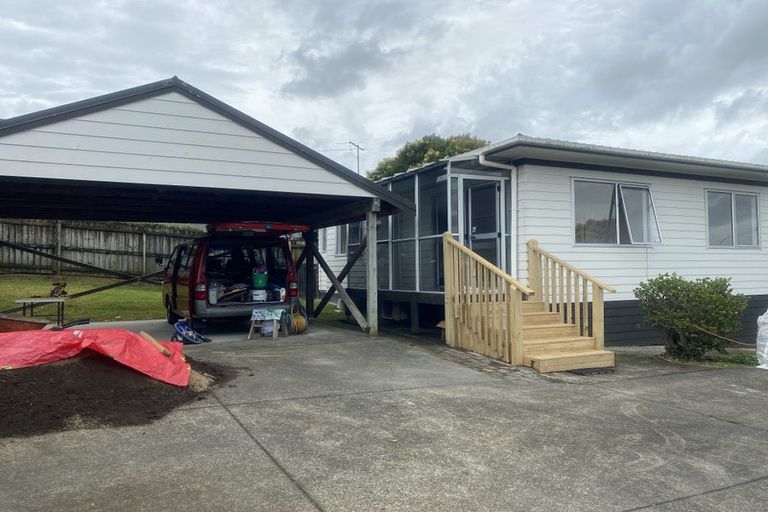 Photo of property in 72 Kirby Street, Glendene, Auckland, 0602