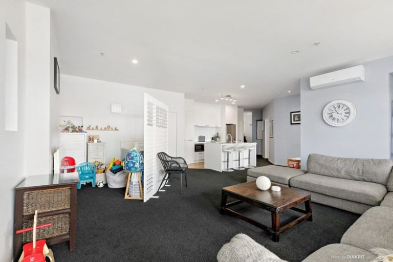 Photo of property in Stadium Garden Flats, 415/107 Thorndon Quay, Pipitea, Wellington, 6011